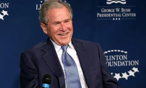 Cựu Tổng thống Bush bất ngờ chúc mừng ông Biden